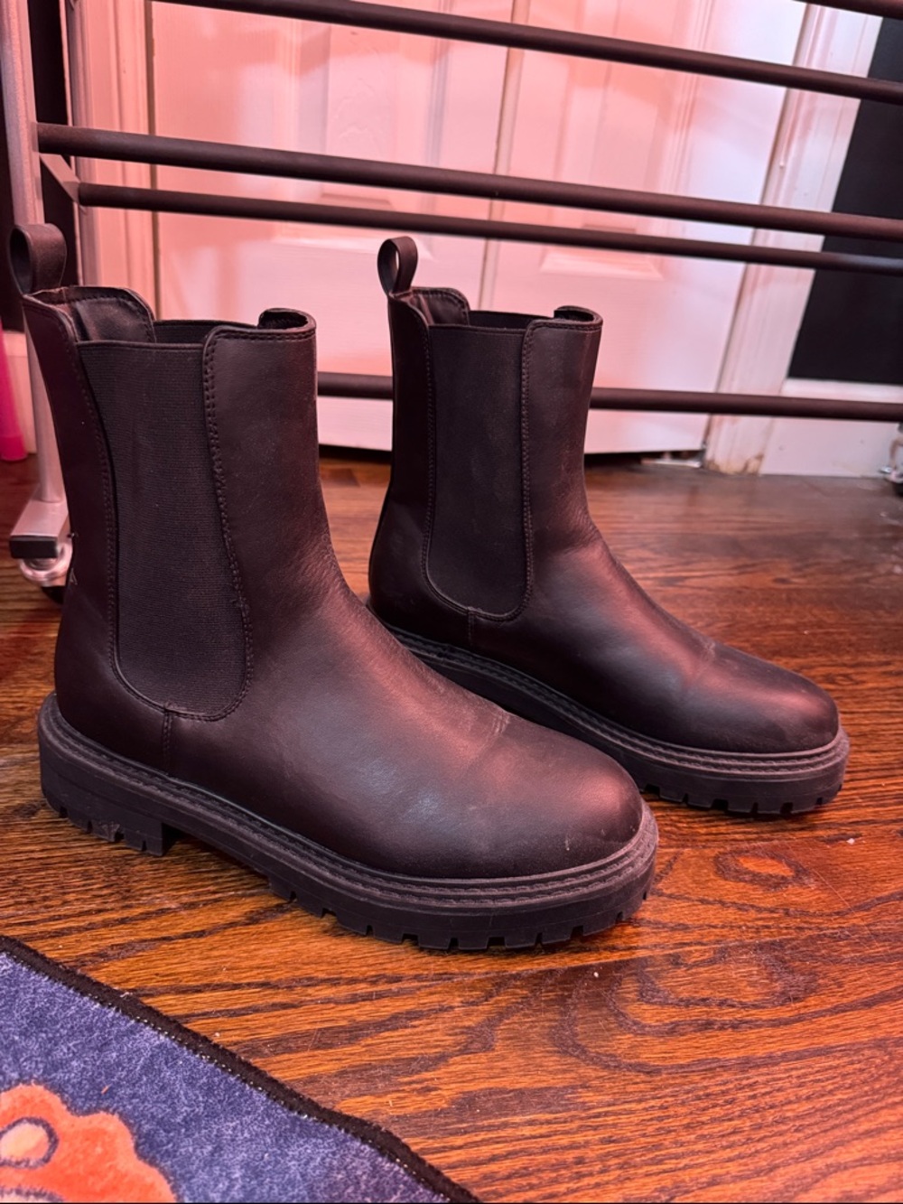 Express Chunky Chelsea Boots in Black